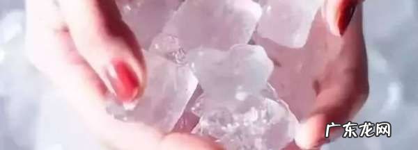 食用冰块用什么水做,加工制作鲜榨果汁食用冰等的用水应为什么水