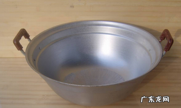 铝锅烧干锅黑了怎么办,烧干锅了锅黑怎么处理
