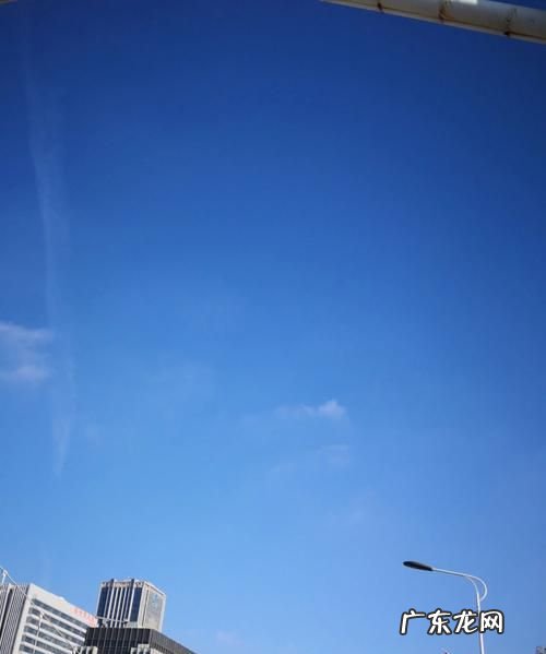 如何拍摄天空更蓝,把照片中天空部分变蓝的步骤是