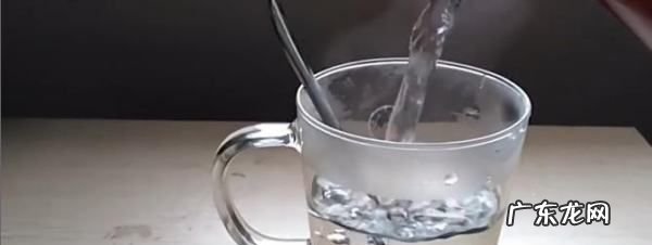 开水一层白色怎么去掉,白开水漂浮物怎么去除