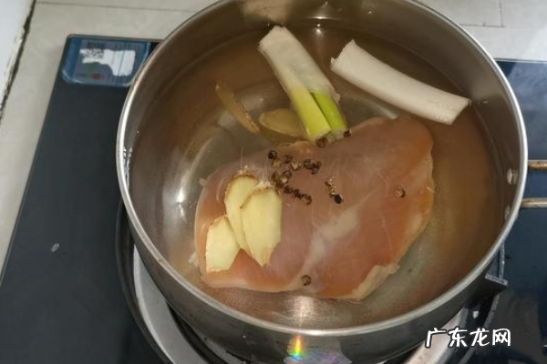 鸡胸肉怎么做才好吃又嫩,鸡胸肉怎么煮好吃又嫩不放辣椒