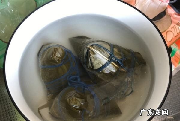 枧水粽枧水与米的比例,糯米泡多久可以包粽子糯米粽子的做法和包法