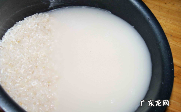 水中加什么拖地最干净,拖地水中加点什么清洁效果更好