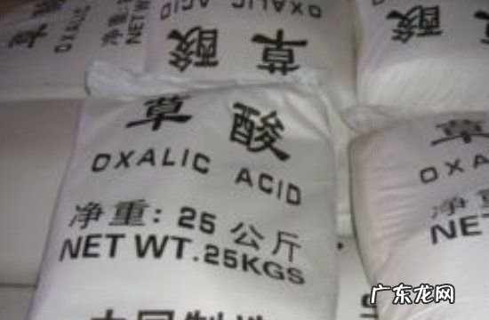 打扫厕所的草酸对人体有害,误食柠檬酸除垢剂对人体有害