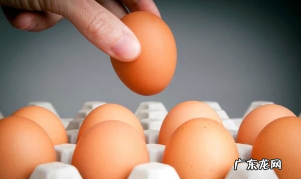鸡蛋很脏怎么放冰箱,鸡蛋怎么储存比较好能放冰箱里