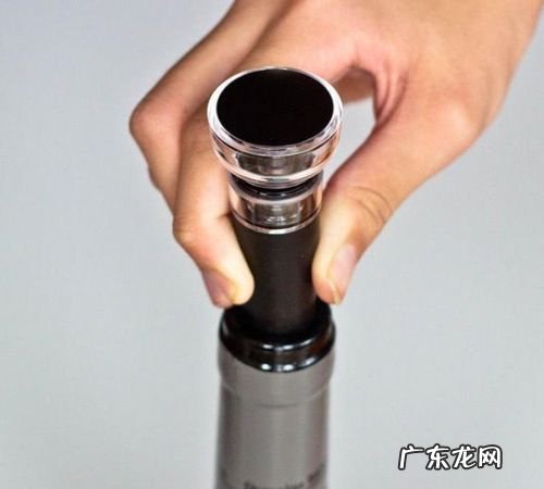 打开的红酒塞上酒塞可以放多久,红酒打开后塞回瓶塞保存多久不会变质