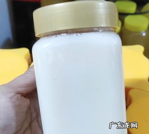 白蜜和蜂蜜有什么区别,百花蜂蜜有什么功效