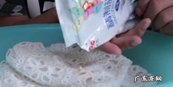 白衣服隔夜油怎么处理,衣服隔夜油污怎么清理干净小妙招