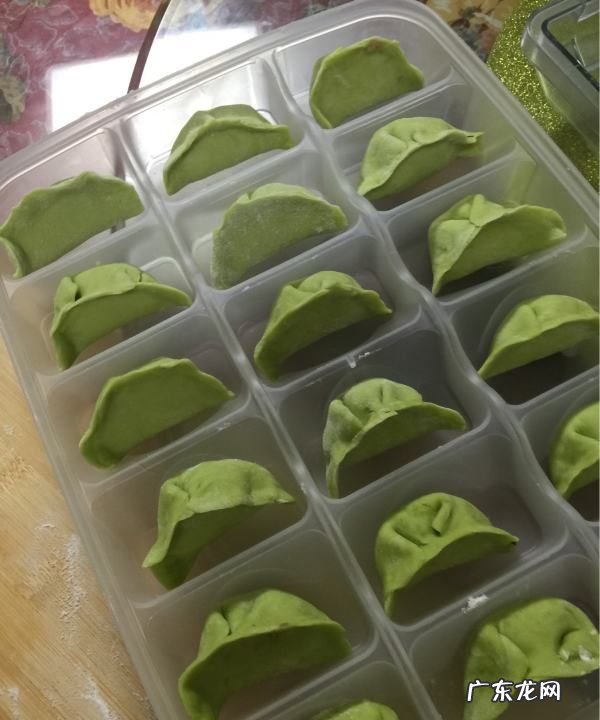 菠菜饺子皮怎么和面,绿色饺子皮怎么做