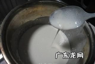 凉糕石灰水比例,重庆小吃凉糕的做法中水和碱的比例是多少