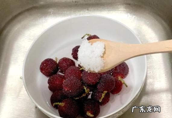 冰箱里冻了一年的杨梅能吃,杨梅冰冻一年可以吃