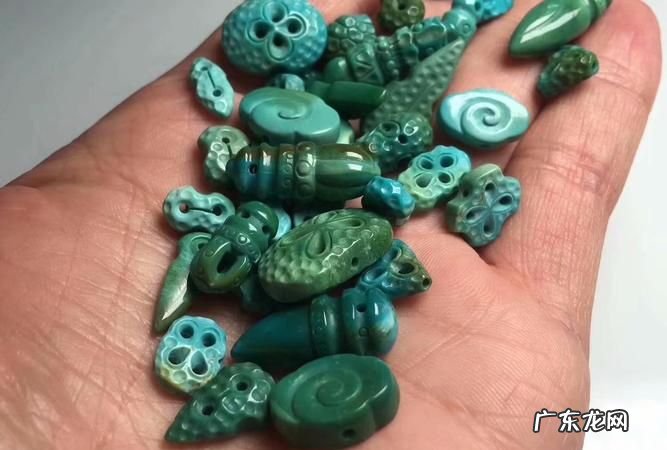 鲍峡绿松石特点和颜色,鲍峡绿松石跟云盖寺的哪个好