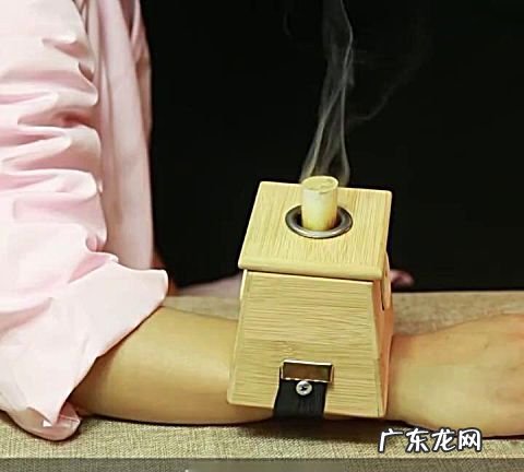 艾灸的味道可以驱蚊,艾条点燃熏房间能杀死蚊子还能用