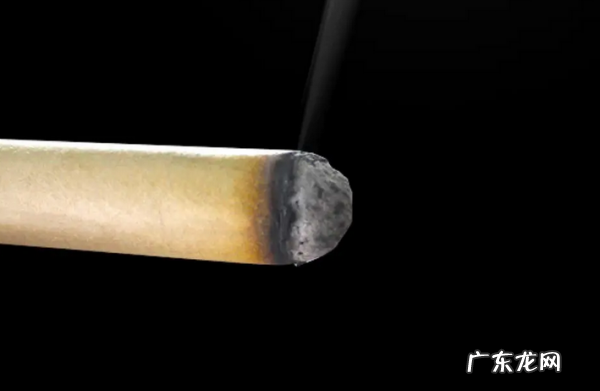 艾灸的味道可以驱蚊,艾条点燃熏房间能杀死蚊子还能用