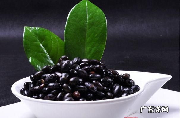 黑色的食物有哪些作用,多吃黑色食物有什么好处和坏处