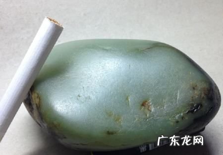 直闪石是和田玉,粉色石头叫什么石头