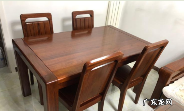 红翅木是什么木材,天坛红翅木家具