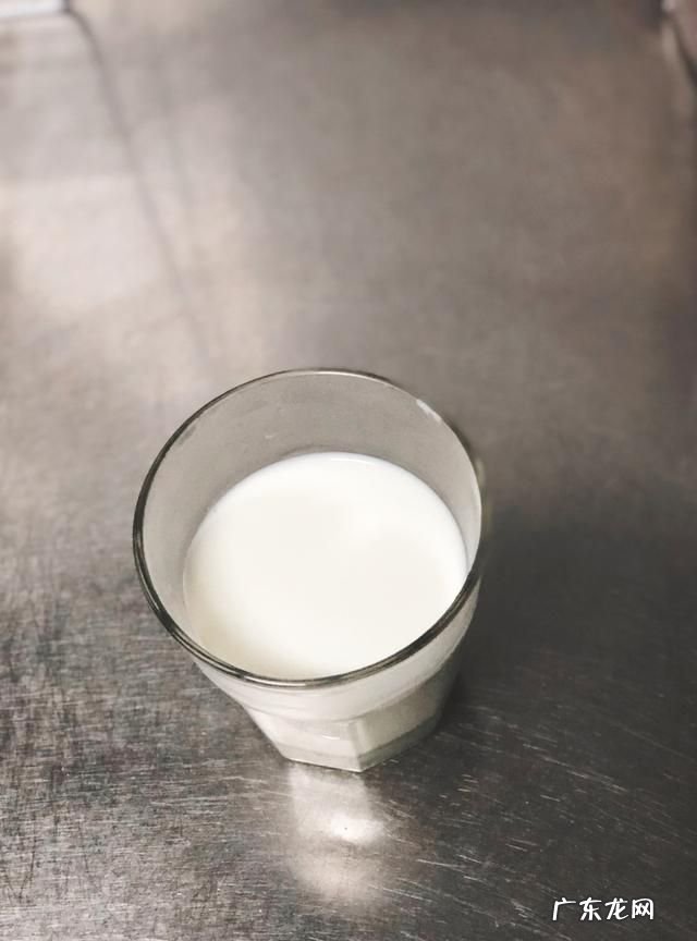 冰牛奶的好处,早上可以喝冰的纯牛奶