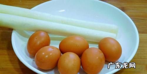 变鸡蛋怎么调好吃,家常凉拌皮蛋怎么做好吃