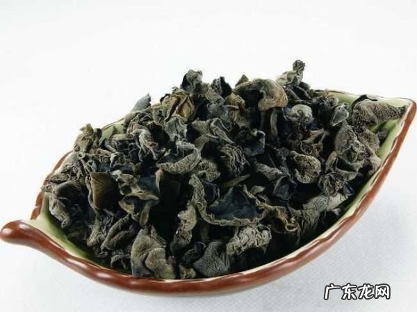 木耳热水泡5分钟可以吃,干木耳泡5分钟能吃