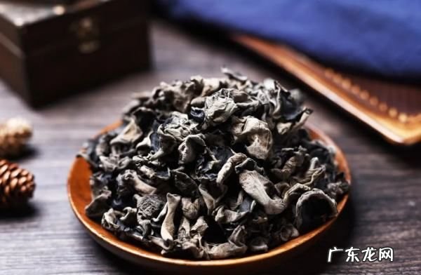 木耳热水泡5分钟可以吃,干木耳泡5分钟能吃