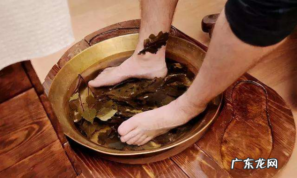 泡脚水位要多高合适,你知道泡脚多少度的水合适你觉得要注意哪些事情