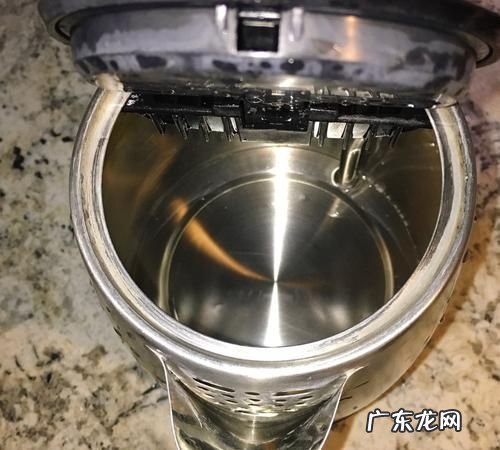 烧水壶生锈了怎么去除,水壶里的绿藻怎么去除