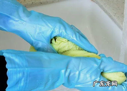 pvc手套是否可以接触食物,带着塑胶手套做饭有毒会对做出来的食物有什么影响