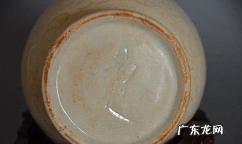 易定瓷器为什么会有锈斑,宋代瓷器底部有锈斑是不是假的