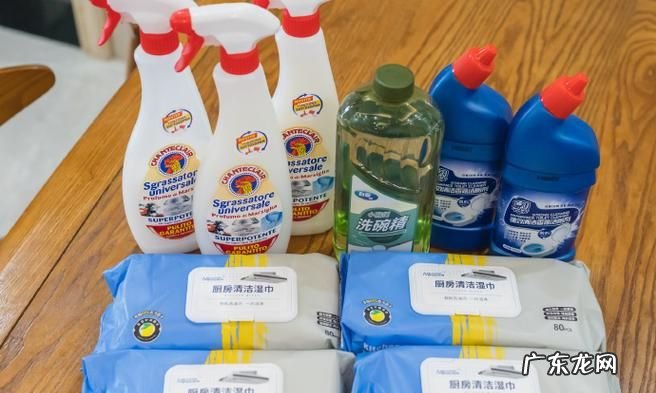 衣服上有油齁味怎么洗,衣服上的机油渍怎么去除小窍门简单