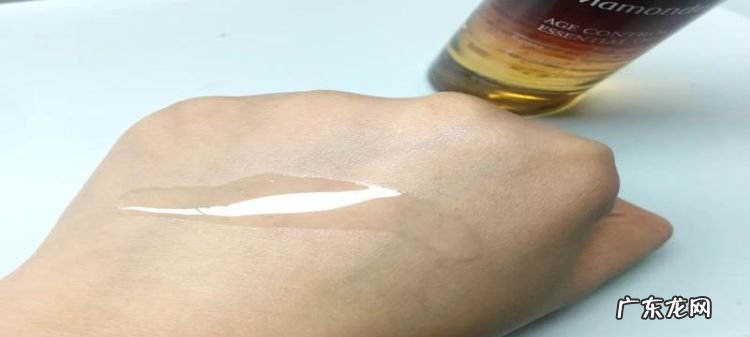 衣服上有油齁味怎么洗,衣服上的机油渍怎么去除小窍门简单