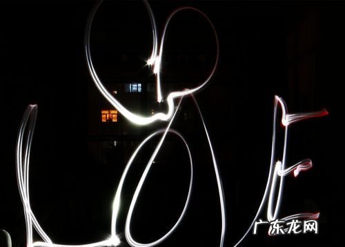 如何拍摄光绘涂鸦,苹果手机光绘怎么拍摄 拍照功能设置