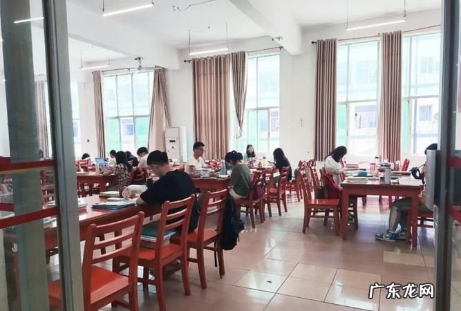 图书馆工作是双休,浙江图书馆编外人员待遇