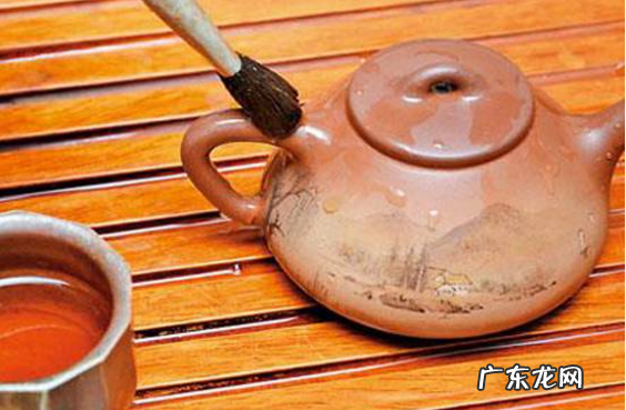 紫砂壶的茶锈怎样清理,紫砂壶里的茶垢怎么去除小妙招