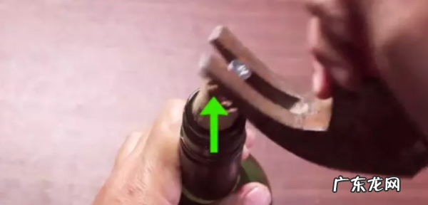 没有开瓶器如何开红酒瓶塞小妙招,没有开瓶器如何开红酒瓶塞小妙招