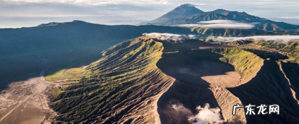 火山爆发是怎样形成的,火山是怎么爆发的