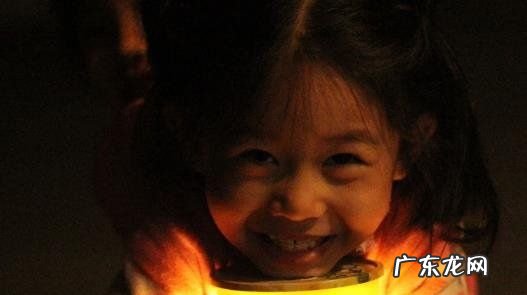 晚上不关灯睡觉有什么危害,晚上长期开灯睡觉有什么危害