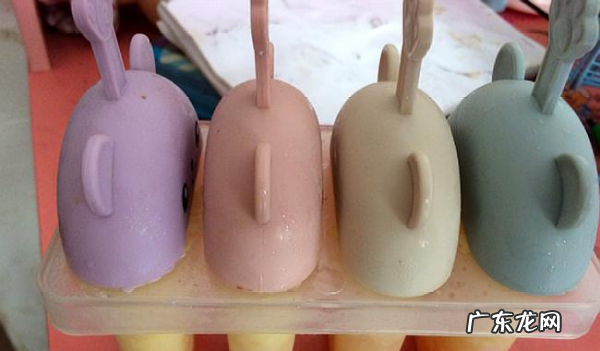 自做雪糕怎么取出来,自己冻的冰棍怎么从模具里取出来 自己冻的冰棍怎么从模具里取出来