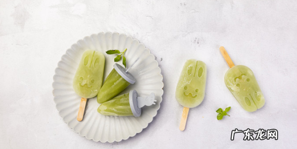 自做雪糕怎么取出来,自己冻的冰棍怎么从模具里取出来 自己冻的冰棍怎么从模具里取出来