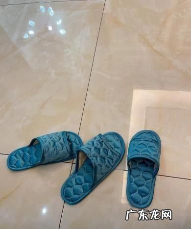 拖鞋吱吱响怎么消除,拖鞋在瓷砖上吱吱响怎么消除声音