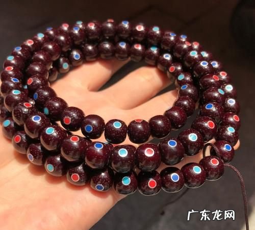 朱砂星月菩提怎么做的,朱砂菩提是染色的