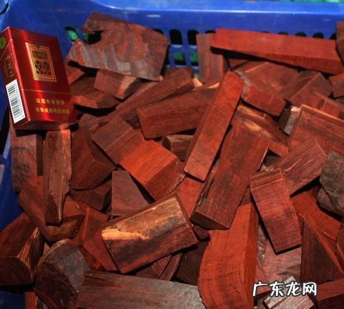 红色的木头就是红木,红木的种类排名和特点
