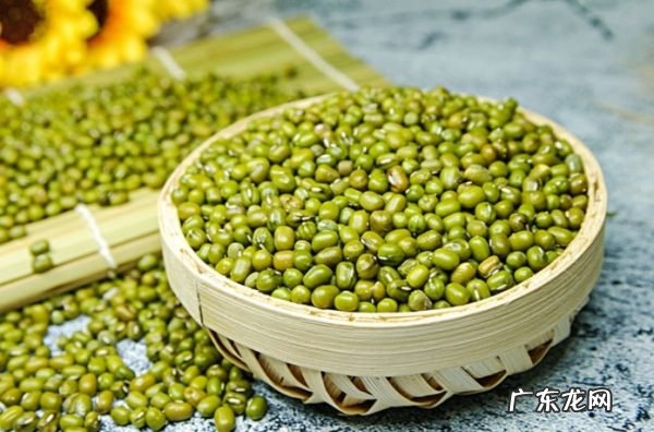 绿豆子变褐色能不能吃,陈年的绿豆能煮烂