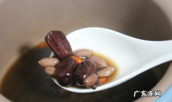 五红汤可以用白皮花生,五红汤用什么红豆还是赤小豆