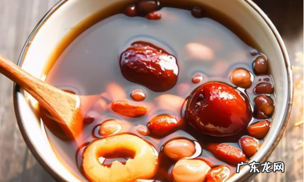五红汤可以用白皮花生,五红汤用什么红豆还是赤小豆