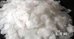 片碱用冷水还是用开水,火碱用开水还是凉水还用加洗衣分