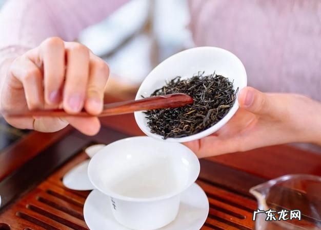 泡茶礼仪要注意哪些,女人喝茶讲究的礼仪