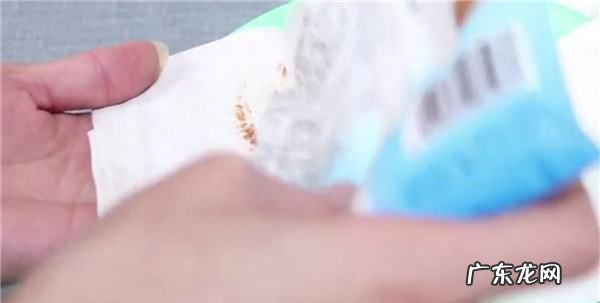 衣服上泥土印用什么洗,衣服上的泥渍怎么去除