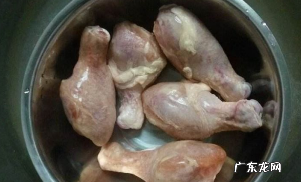 冷冻鸡肉怎么快速解冻,冻鸡肉怎么解冻好