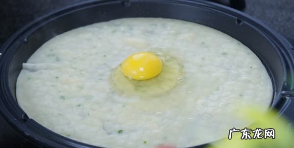 地摊鸡蛋饼的面怎么和,鸡蛋饼怎么和面